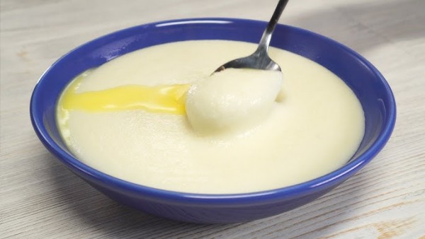 Манная каша на молоке без комочков Манная каша на молоке без комочков